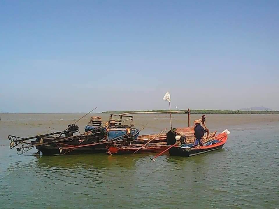 ကျွန်းစုမြို့နယ်၌ ငါးဖမ်းလှေများကို ရေတပ်က ညဘက် ငါးဖမ်းခွင့်မပြု 