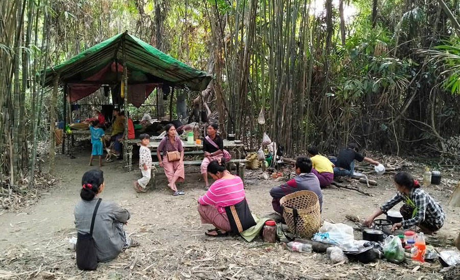 လဝါးကျေးရွာအုပ်စု စစ်ရှောင် ၁,၀၀၀ ကျော် ဆေးဝါးနှင့် အစားအသောက် အခက်အခဲဖြစ်