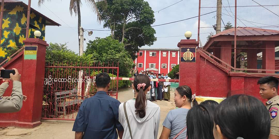 လားရှိုးမြို့မှ နိုင်ငံရေးအကျဉ်းသားဟောင်းများ အပြီးထွက်ခွာနေရ