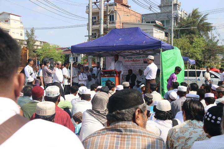 ငလျင်ဒဏ်သင့် မန္တလေးတွင် အစ္စလာမ်ဘာသာဝင်များ ဝန်ချဆုတောင်းပွဲကျင်းပ 