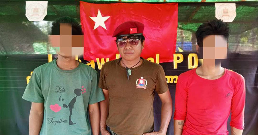စစ်သားအဖြစ် ပေါ်တာဆွဲရခံသူ ၂ ဦး Loikaw Local PDF ထံ အလင်းဝင်