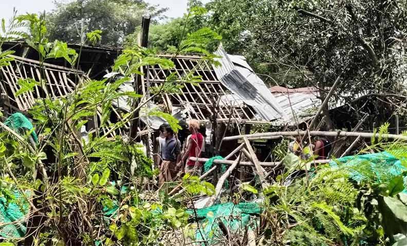 ဒီပဲယင်း လက်လှုပ်တောင်ရွာကို စစ်တပ်က ဗုံးကြဲ၊ ပြည်သူ ၅ ဦးသေဆုံး