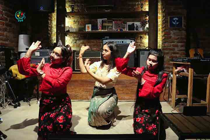ငလျင်သင့် မြန်မာပြည်သူတွေကို ထောက်ပံ့ကူညီမည့် ချင်းမိုင်က ဂီတဖျော်ဖြေပွဲ (ဓာတ်ပုံ)