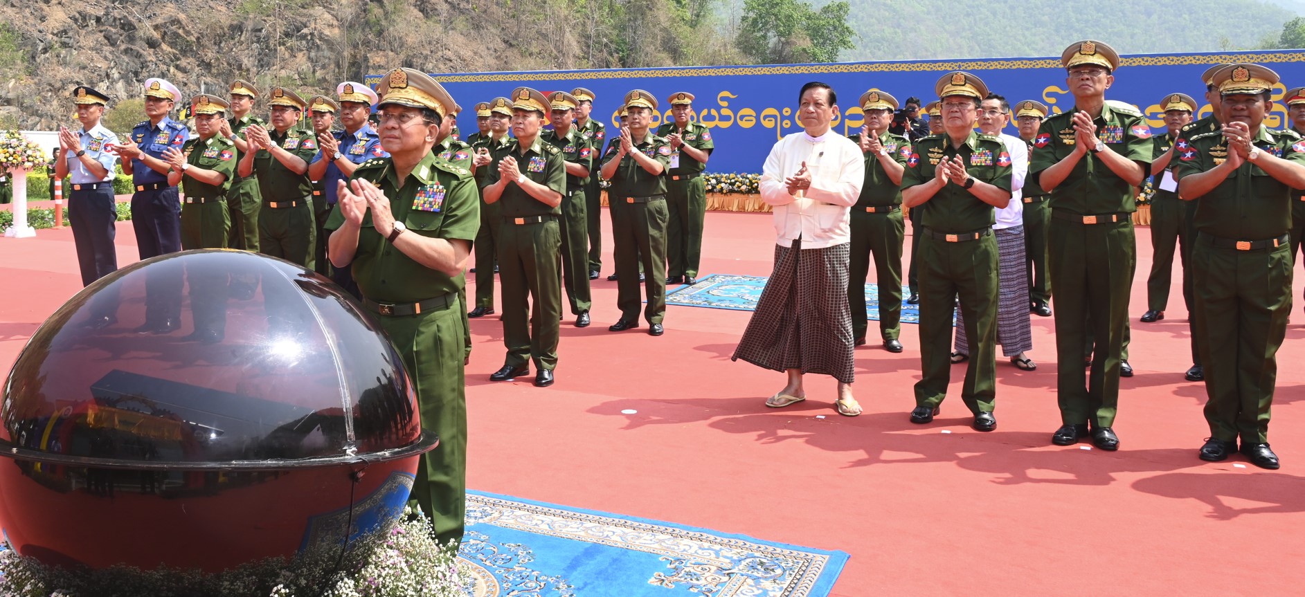 စစ်လက်နက်ပစ္စည်းများပိုကောင်းအောင်ထုတ်လုပ်ရန် စစ်ခေါင်းဆောင်တိုက်တွန်း