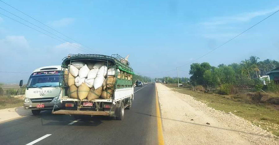 တနင်္သာရီမြို့နယ်သို့ စားသောက်ကုန်သယ်ယူခွင့် စစ်တပ်ဂိတ် ပိတ်ပင်