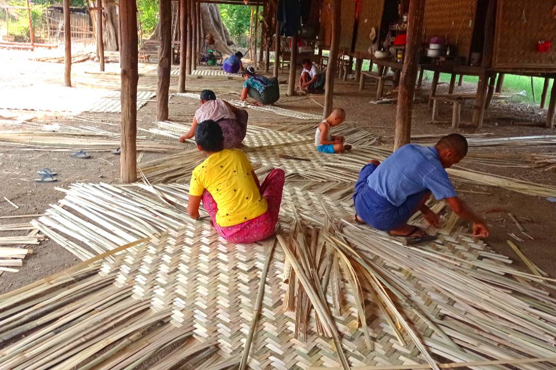 ငလျင်ဒဏ်သင့် နေပြည်တော်တွင် ဝါးထရံတချပ် ကျပ် ၄၀,၀၀၀ အထိ ဈေးတက်