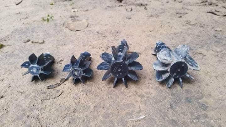 မုံရွာတွင် စစ်တပ် လက်နက်ကြီး ပစ်ခတ်နေသဖြင့် ဒေသခံထောင်ချီ ထွက်ပြေးနေကြရ