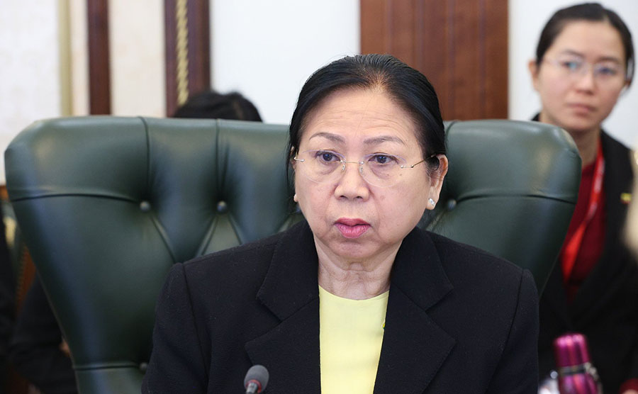 နျူကလီးယားနည်းပညာတွင် အမျိုးသမီးများပါဝင်ရန် စစ်ခေါင်းဆောင်ဇနီး ဆွေးနွေး