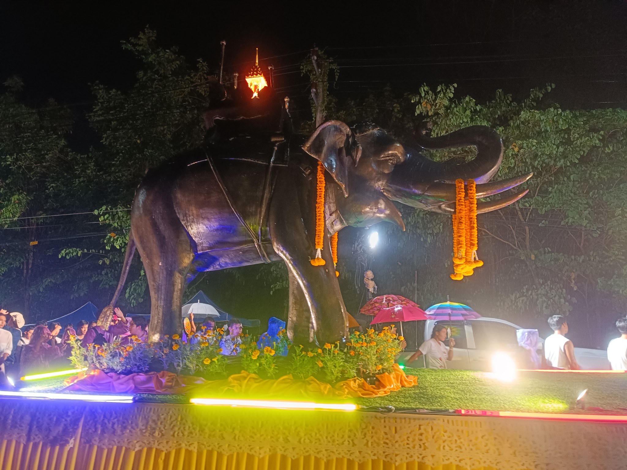 ချင်းမိုင်တွင်  ဗုဒ္ဓနေ့အထိမ်းအမှတ် တောင်တက်ပွဲ ကျင်းပပြုလုပ်