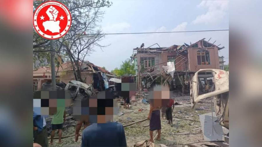မန္တလေးနှင့် စစ်ကိုင်းတိုင်းက ကျေးရွာများကို စစ်တပ် ဗုံးကြဲ၊ ပြည်သူ ၂၀ ခန့်သေဆုံး