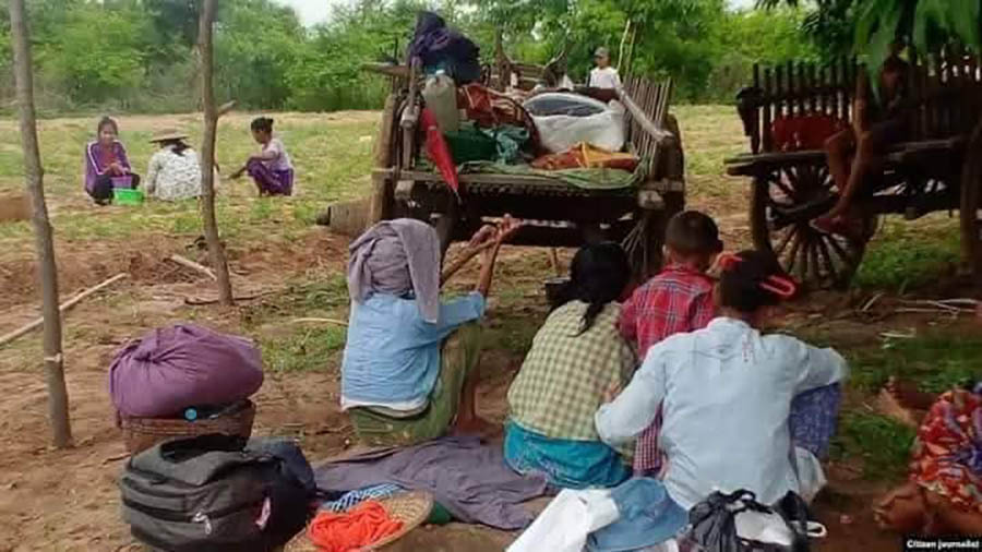 ကျောက်ထုတွင် စစ်တပ် လေကြောင်းတိုက်ခိုက်မှုကြောင့် ပြည်သူထောင်ချီ ထွက်ပြေးနေရ