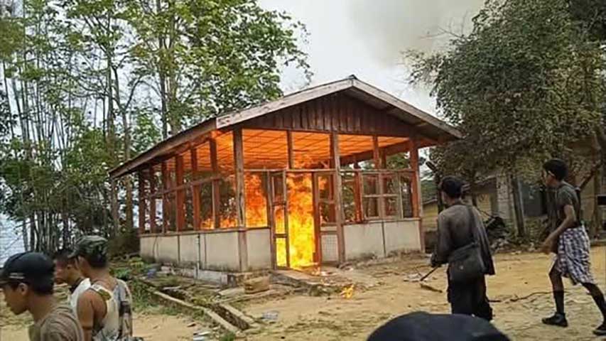 အုတ်တွင်းမြို့နယ်ရှိ စစ်ကောင်စီတပ်စခန်းကုန်း ၁ ခု တိုက်ခိုက်သိမ်းပိုက်မီးရှို့ခံရ 
