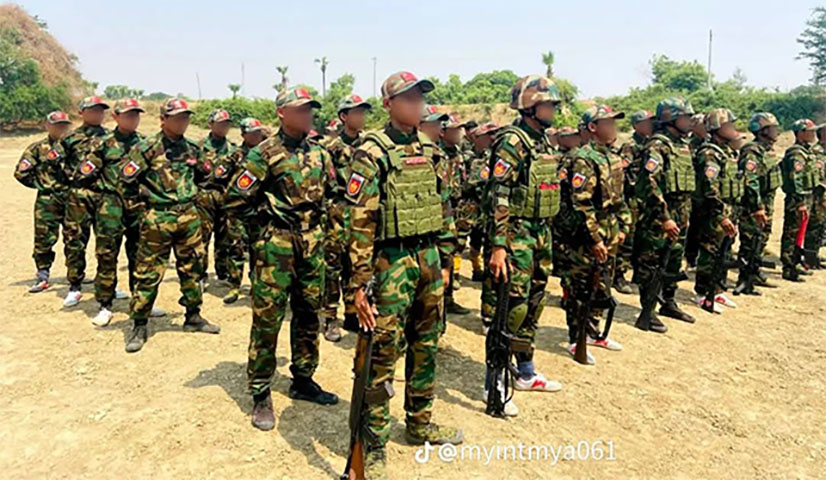 မုံရွာတွင် စစ်ကောင်စီတပ်နှင့် ပစ်ခတ်မှုဖြစ်ပြီး တော်လှန်ရေးတပ်ဖွဲ့ဝင် ၃ ဦး ကျဆုံး