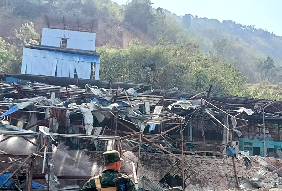 မော်ချီးတွင် စစ်တပ် ဗုံး ၅ ကြိမ် ကြဲမှုကြောင့် ပြည်သူ ၁၀ ဦးထက်မနည်း သေဆုံးခဲ့