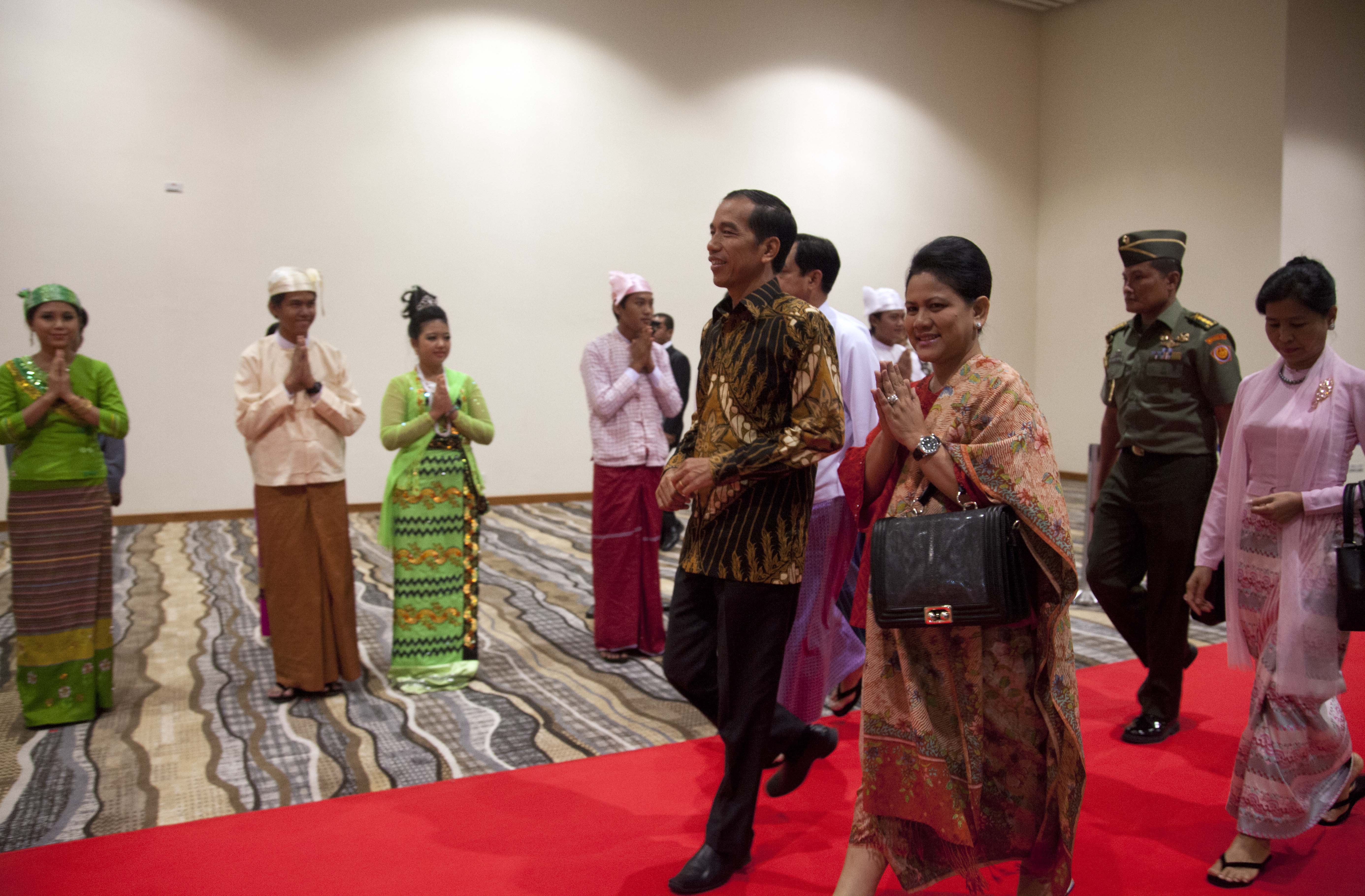 အာဆီယံထိပ္သီးအစည္းအေ၀းပြဲ ကမၻာ့ေခါင္းေဆာင္တခ်ဳိ႕ ေရာက္ရွိ