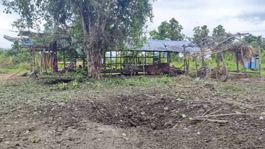 သပိတ်ကျင်းတွင် စစ်ဘေးရှောင်စခန်းကို စစ်တပ်ကဗုံးကြဲ၊ ပြည်သူ ၂ ဦးသေဆုံးပြီး ၉ ဦးဒဏ်ရာရ