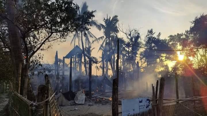 မုံရွာတွင် စစ်တပ်က ဗုံးကြဲသဖြင့် ကလေးအပါအ၀င် ပြည်သူ ၄ ဦး သေဆုံး