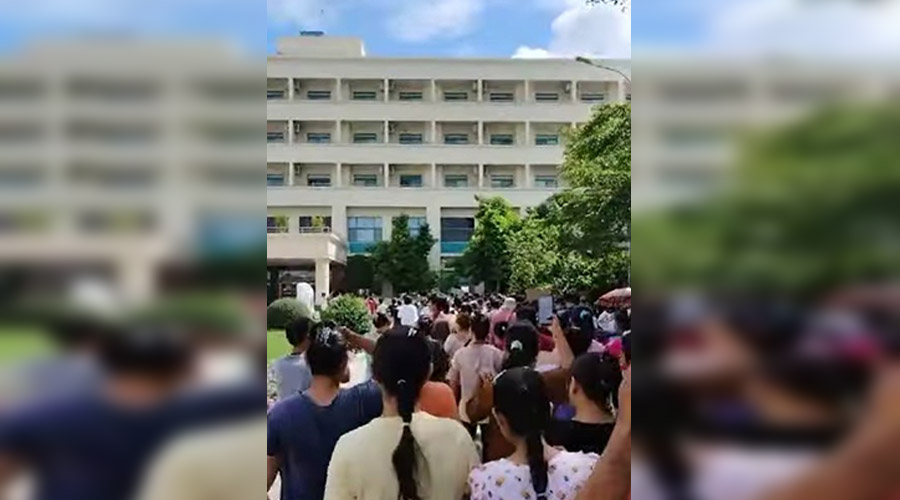 အလုပ်ရှင်က လုပ်အားခ ကျပ် ၉၀၀ သာတိုးပေးသဖြင့် ချန်းရီဖိနပ်စက်ရုံလုပ်သားများ ထပ်မံဆန္ဒပြ