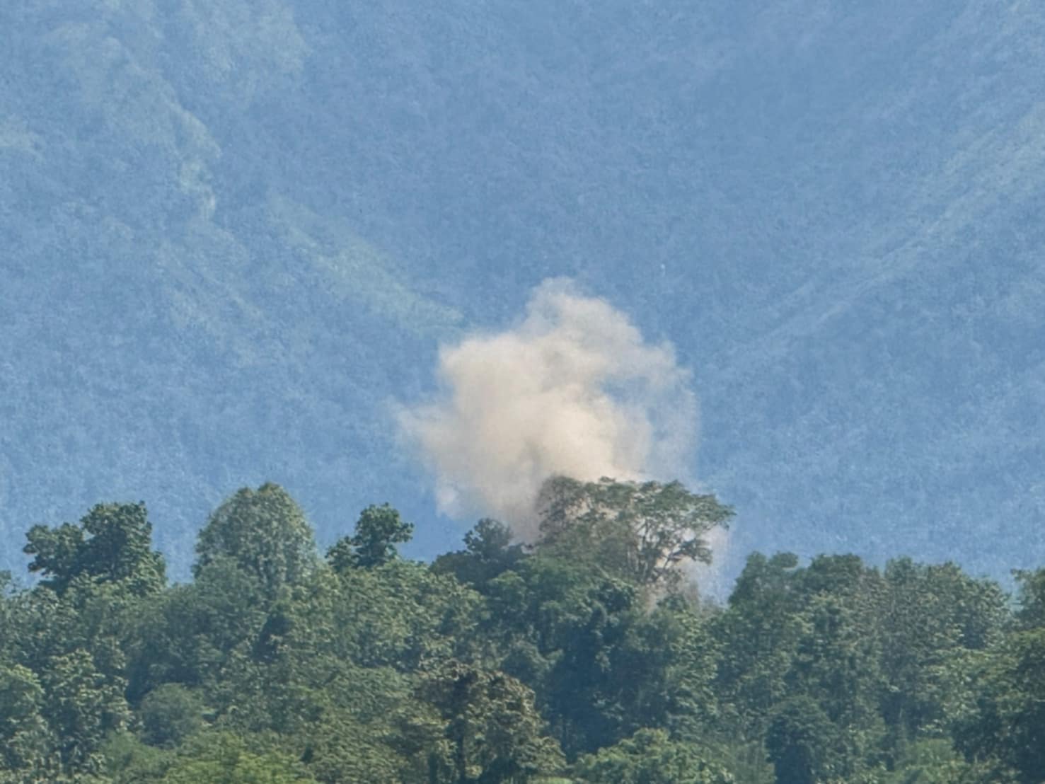 မော်ဖိုးကေစခန်းကို KNU ပူးပေါင်းတပ်များသိမ်းပိုက်၊ စစ်ဘေးရှောင် ၂၀၀ ခန့် ထိုင်းဘက်ထွက်ပြေး 