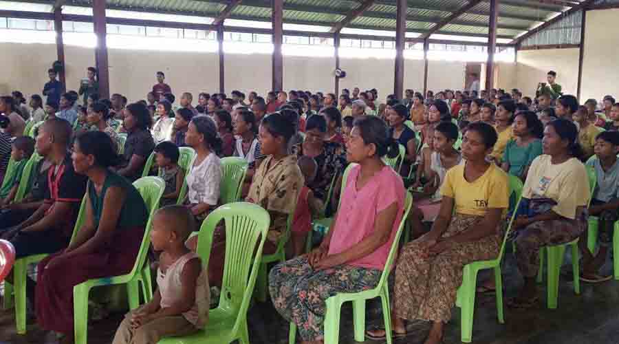 စစ်သုံ့ပန်း မိသားစုဝင်နှင့် လက်နက်ချသူ ၁,၂၀၀ ကျော်ကို AA ပြန်လွှတ်ပေး