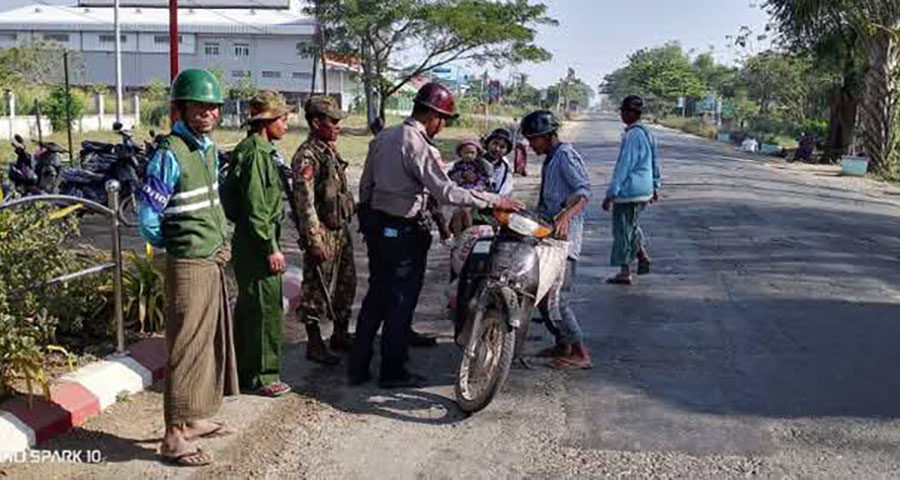 ငပုတောတွင် စစ်ကောင်စီတပ်က လက်ကိုင်ဖုန်းများကို စစ်ဆေးပြီး ဒေသခံ ၄ ဦးကို ဖမ်းဆီး
