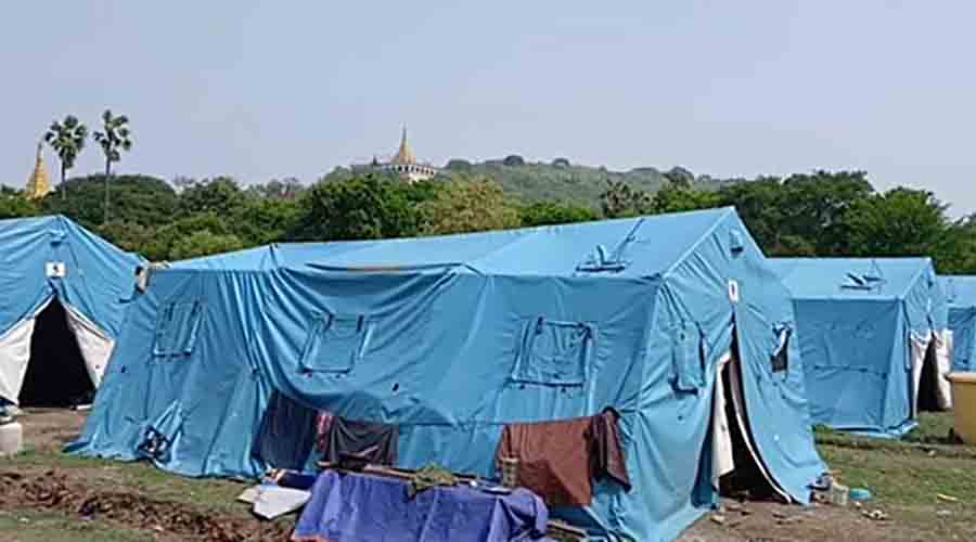 မန္တလေးတောင်ခြေရှိ ငလျင်ဘေးသင့်ပြည်သူများ စားဝတ်နေရေး ခက်ခဲကျပ်တည်းလာ