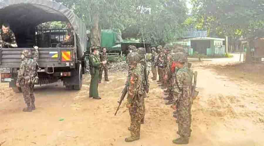 သာပေါင်း ခမရ ၃၀၈ အနီးတွင် စစ်တပ်က ကာကင်းစခန်း ၁ ခု တည်ဆောက်နေ