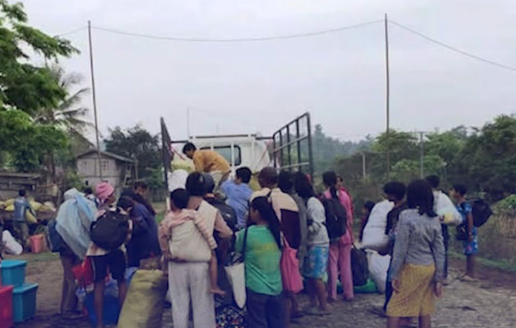 ဖားကန့်တွင် တိုက်ပွဲကြောင့် စစ်ရှောင် ၁၀၀၀ ကျော် ပိတ်မိနေ