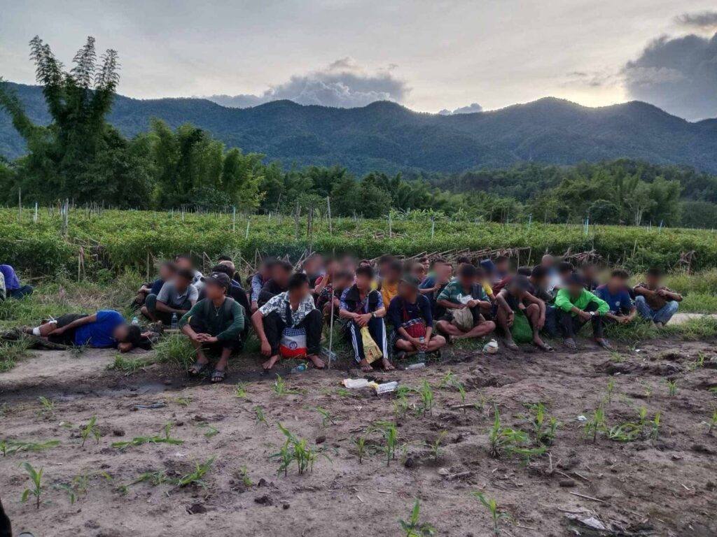 မြန်မာစစ်ကောင်စီတပ်ဖွဲ့ဝင် ၆၀ ကျော် ထိုင်းဘက်ထွက်ပြေး 