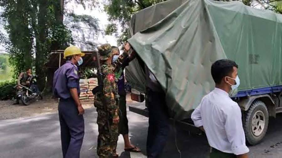 ရေကြည်က ရွာအချို့တွင် ဆန်နှင့်ဆီသယ်ခွင့် ထောက်ခံစာတရွက် ကျပ် ၁၀,၀၀၀ အထိ ပေးနေရ