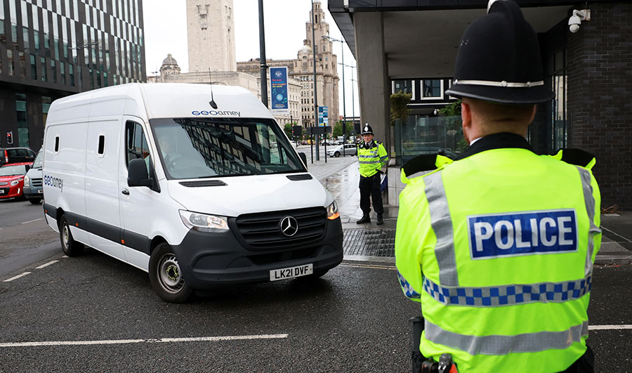 လီဗာပူးပရိသတ်များကို ကားဖြင့်ဝင်တိုက်သူအား အမှု ၇ မှုဖြင့် တရားစွဲ