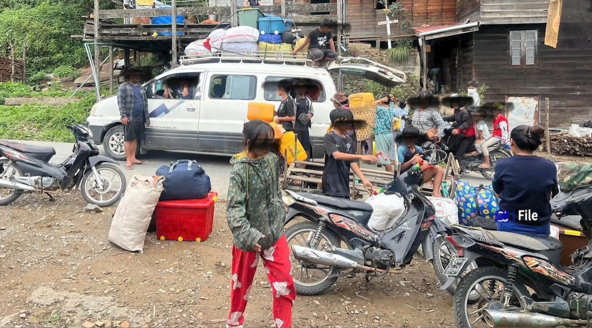 ကလေးမြို့နယ်၌ စစ်ကောင်စီ စစ်ကြောင်းရန်ကြောင့် ဒေသခံ ၁,၀၀၀ ကျော် စစ်ဘေးရှောင်