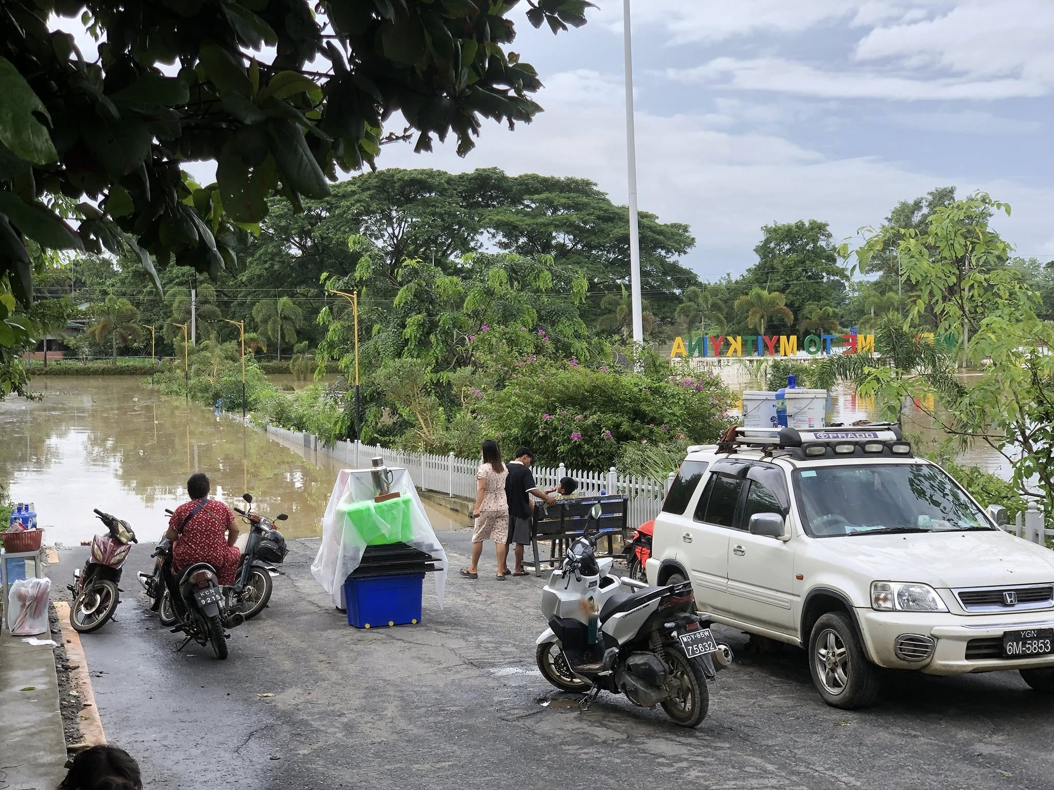 မြစ်ကြီးနားမြို့တွင် ရေကြီးနေသဖြင့် ပြည်သူ ၁၀၀၀ နီးပါး ရွှေ့ပြောင်း