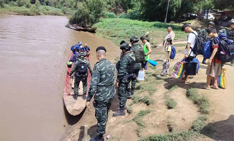 ထိုင်းနိုင်ငံ၌ ယာယီခိုလှုံနေသည့် စစ်ဘေးရှောင်  ၅၀၀  နေရပ်ပြန် 