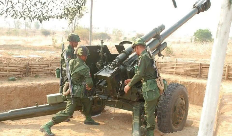ကျုံဒိုး​တွင် တိုက်ပွဲဖြစ်ပြီး စစ်တပ်က လက်နက်ကြီးဖြင့် ပစ်ခတ်နေ