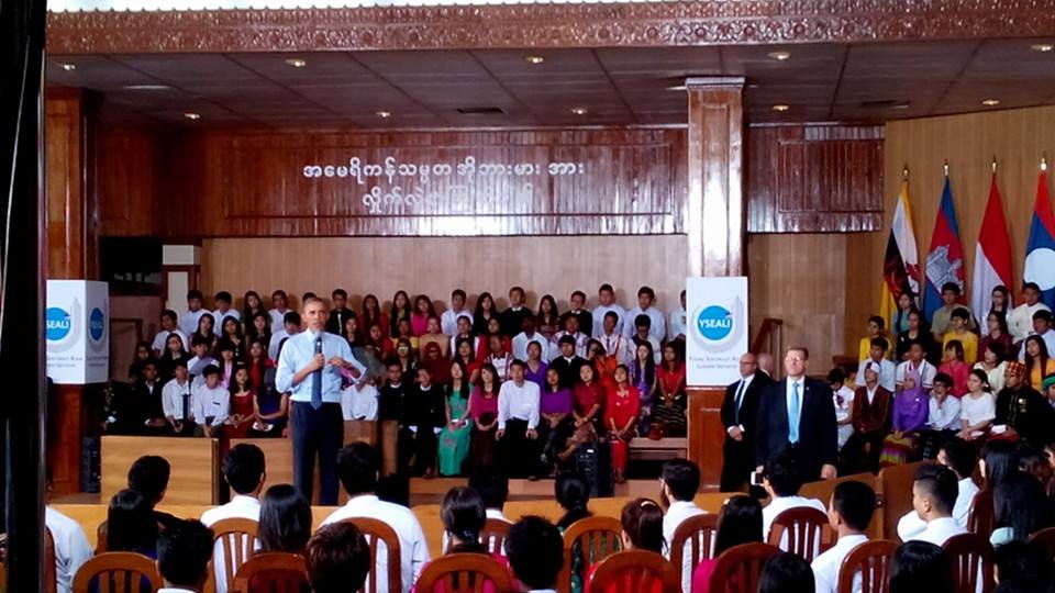 သမၼတအုိဘားမားႏွင့္ လူငယ္ေခါင္းေဆာင္မ်ား ေတြ႔ဆုံ (ဓာတ္ပုံ)