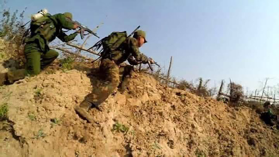 ပုလဲမြို့နယ် ကန့်ဒေါင့်ရဲစခန်းကို တော်လှန်ရေးတပ်များ ဝိုင်းဝန်းပိတ်ဆို့ မိုင်းရှင်းလင်း