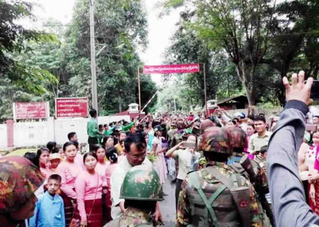 ခလရ ၁၅ တပ်တွင်းမုဒိမ်းမှု တိုင်ကြားသည့် ဗိုလ်ကြီးအား လုပ်ကြံသည့် တပ်သားကို ဖမ်းဆီး