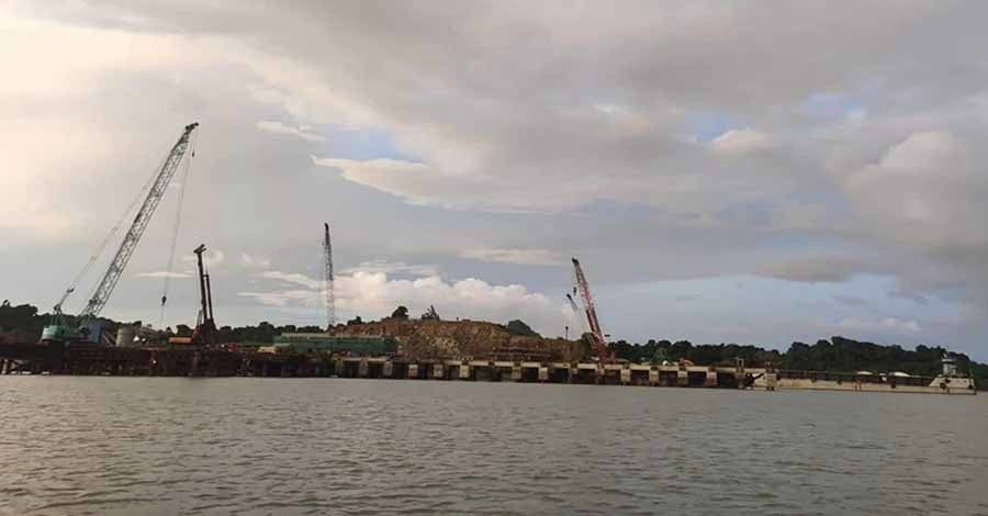 ကျောက်ဖြူ တိုက်ပွဲပြင်းထန်နေချိန် ရေနက်ဆိပ်ကမ်း တည်ဆောက်ရန် စစ်ကောင်စီ ပြော