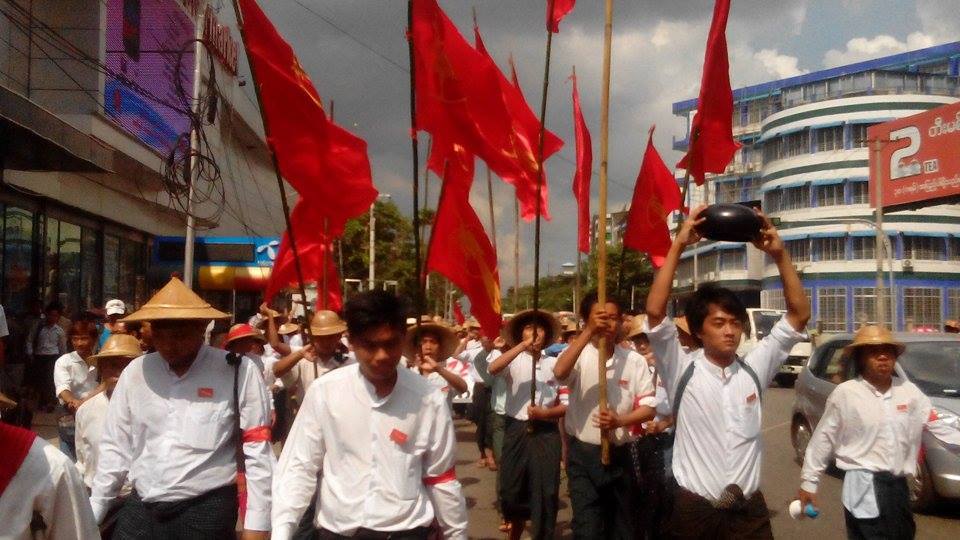 အမ်ိဳးသားပညာေရးဥပေဒကို သပိတ္ေမွာက္ ဆႏၵျပ