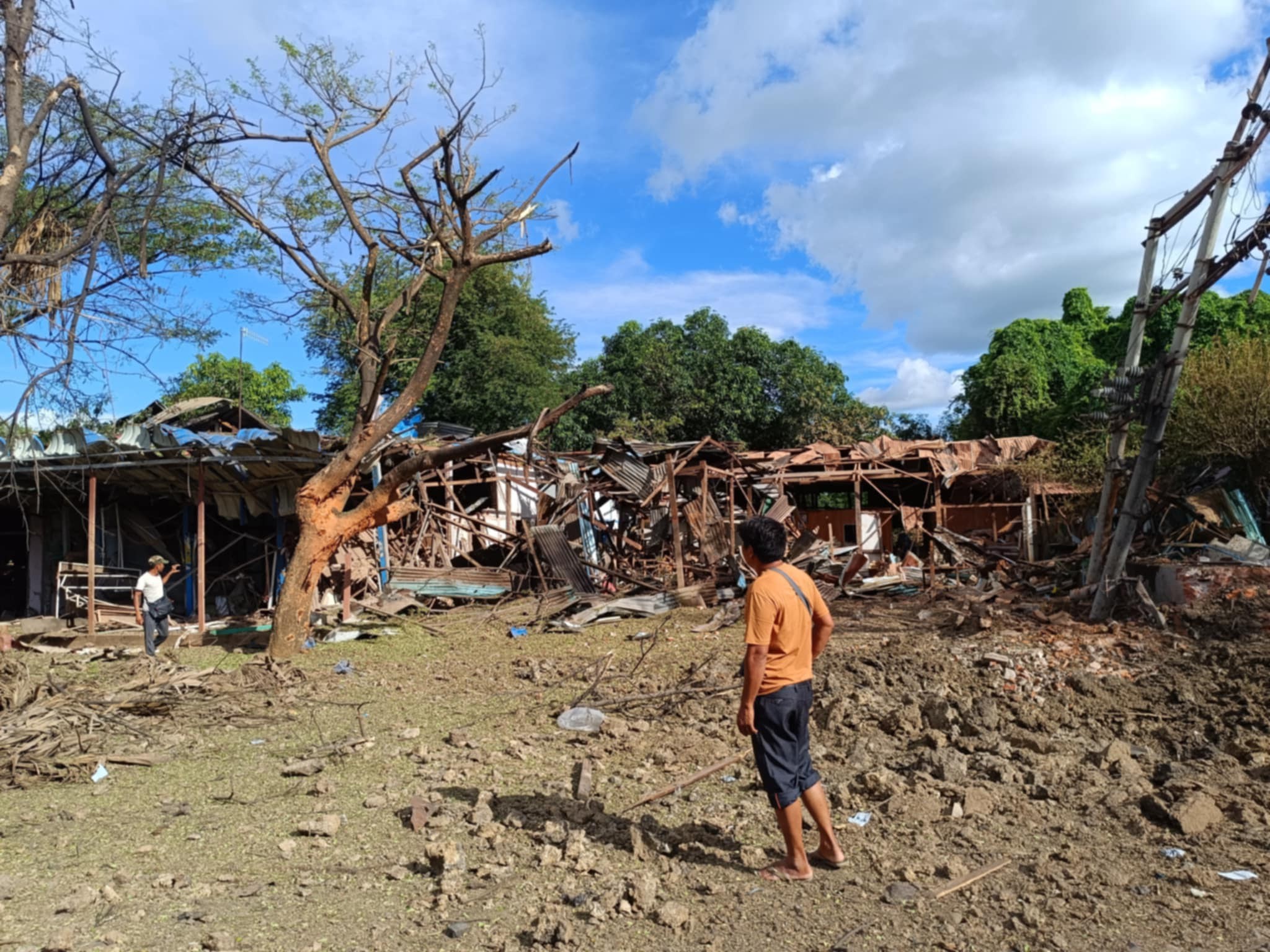 တိုက်လေယာဉ်ပျက်ကျခဲ့သည့် စပါးစေ့ရွာကို စစ်တပ်ဗုံးကြဲ၊ တော်လှန်ရေးရဲဘော် ၁ ဦး ကျဆုံး