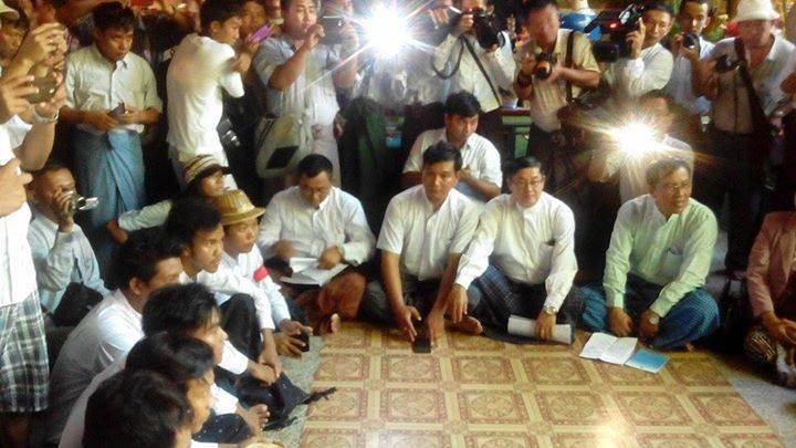 သပိတ္ေမွာက္ေက်ာင္းသားမ်ားႏွင့္ တာ၀န္ရွိသူမ်ား ေဆြးေႏြးပြဲ ပ်က္ျပယ္