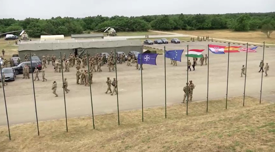 NATO စစ်ရေးလေ့ကျင့်မှုအတွင်း ဟန်ဂေရီက စစ်ဘက်ဆိုင်ရာပစ္စည်းများ ပြသ