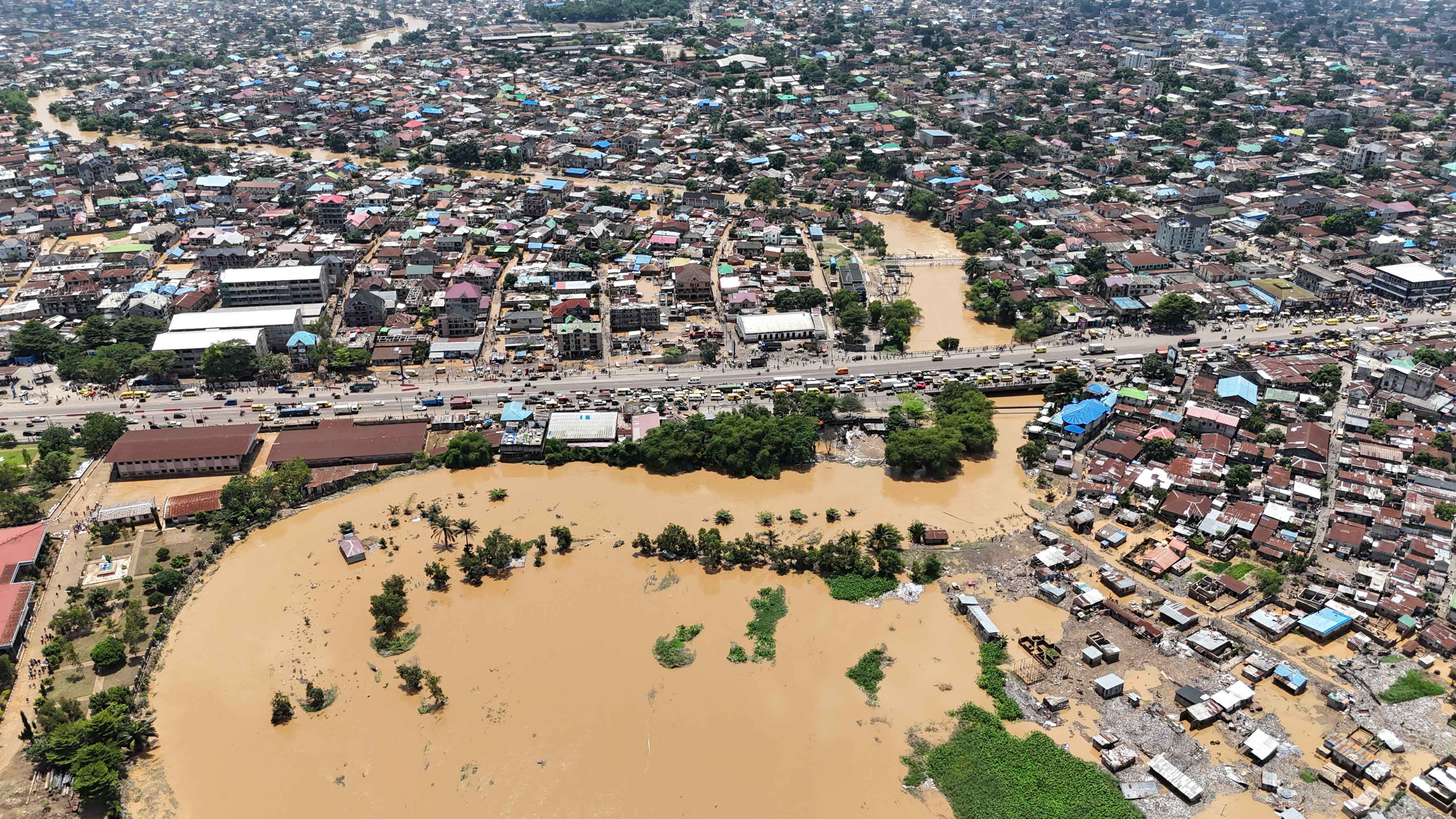 ကွန်ဂိုတွင် ရေကြီး မြေပြိုမှုကြောင့် လူ ၂၉ ဦးထက်မနည်း သေဆုံး
