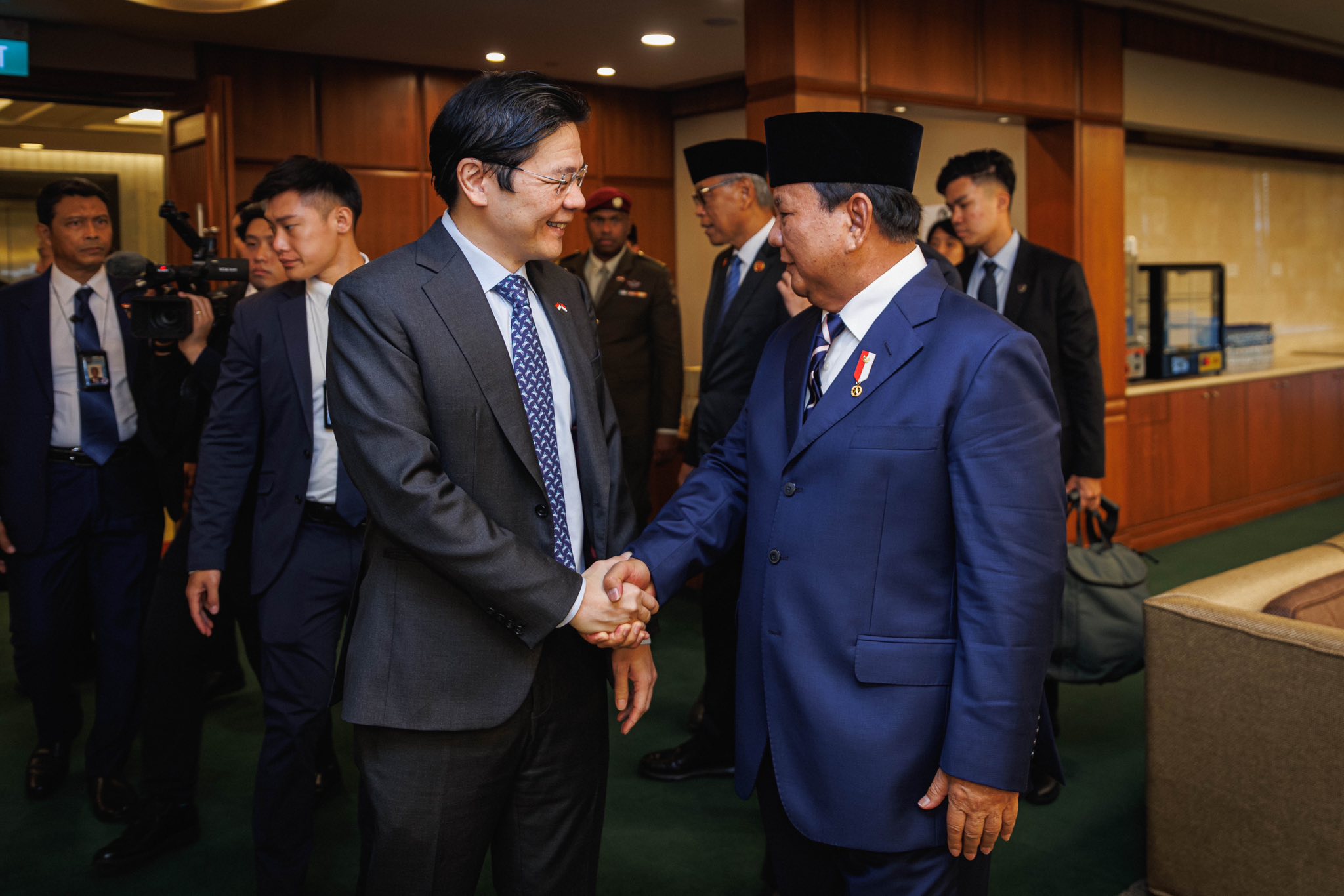 အင်ဒိုနီးရှားသမ္မတနှင့် စင်ကာပူဝန်ကြီးချုပ် တွေ့ဆုံ၊ မြန်မာ့အရေး ဆွေးနွေး