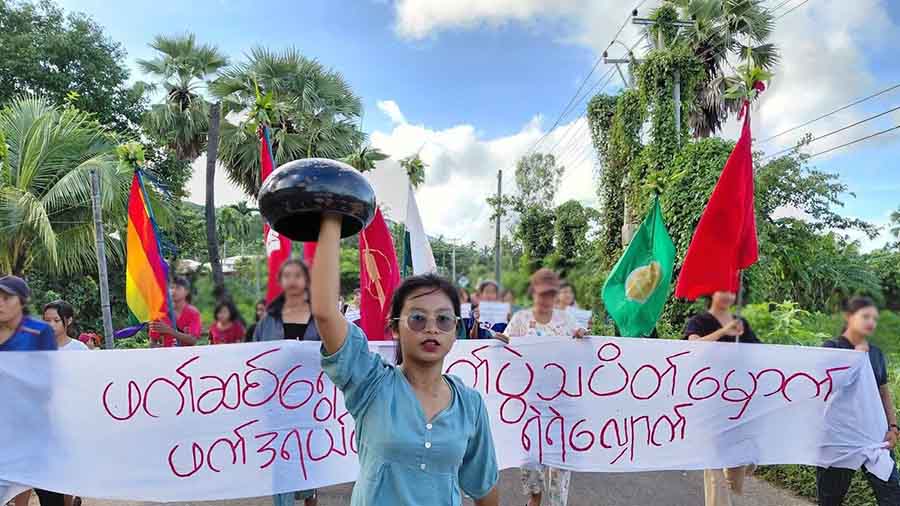 CDM နိုင်ငံ့ဝန်ထမ်းဥပဒေအပေါ်  ထားဝယ်ခရိုင် သပိတ်ကော်မတီ ကန့်ကွက် 
