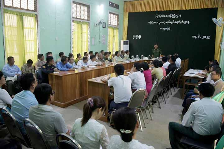 PDF ထောက်ခံသည့်ရွာများကို ဗုံးကြဲရန် နယ်လုံဝန်ကြီး အချက်အလက်တောင်း