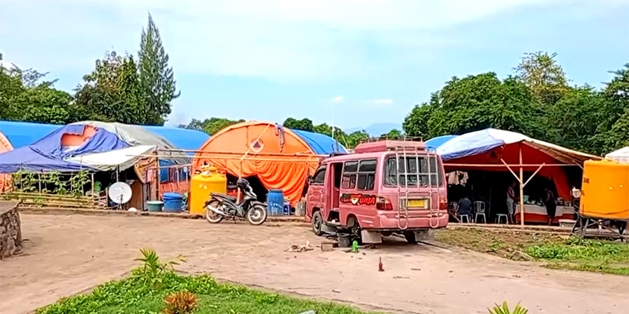 အင်ဒိုနီးရှားတွင် မီးတောင်ပေါက်ကွဲပြီးနောက် နေရပ်ရှောင်ရွာသားများ အကူအညီမရ