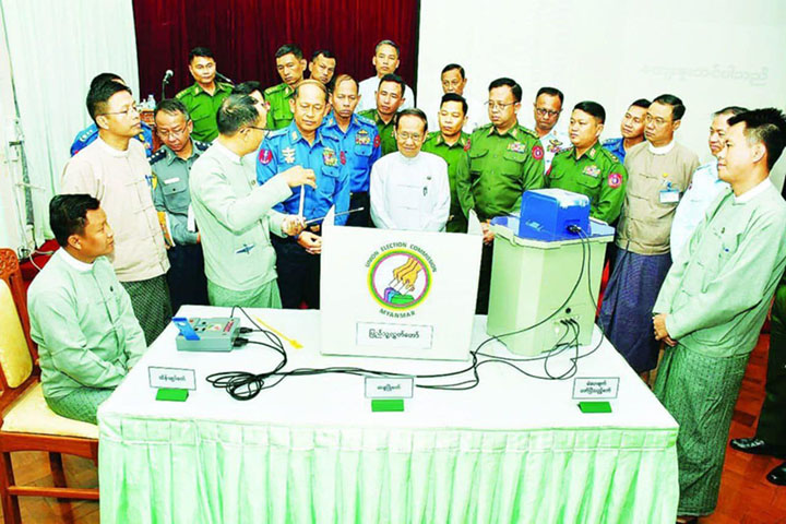 မဲမသမာမှုမဖြစ်အောင် အီလက်ထရောနစ်မဲပေးစက်အသုံးပြု ဟု UEC ဥက္ကဋ္ဌ ပြော