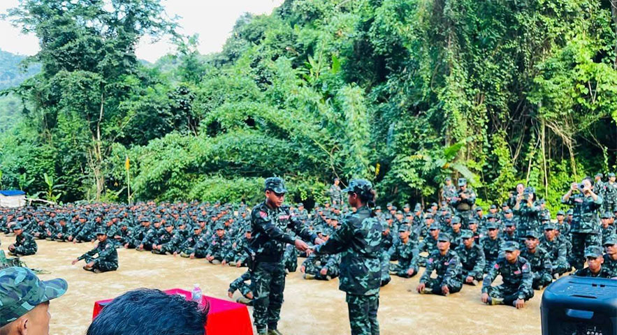 ဓနုပြည်သူ့လွတ်မြောက်ရေးတပ်တော်က အပတ်စဉ် ၆ စစ်သင်တန်းဆင်းပွဲ ပြုလုပ်